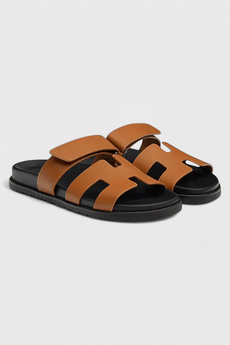 Bravely - Sandalias deportivas con diseño de H