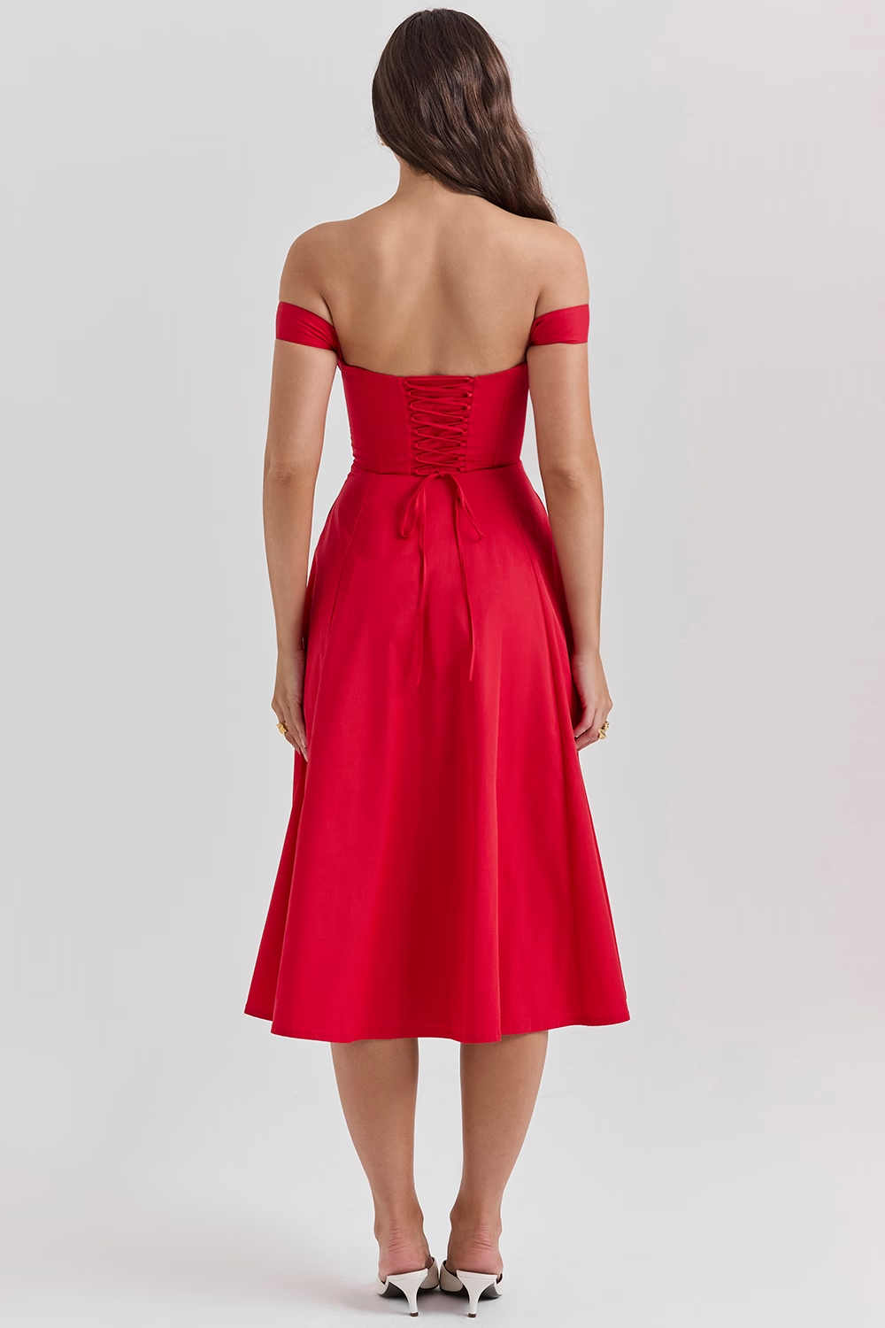 Amara Bloom – Vestido midi floral con abertura y tirantes anchos